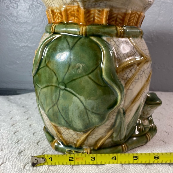 Vintage Chinese Pitcher with Frogs bamboo And Lily Pads made by Oriental Accents - Picture 15 of 16